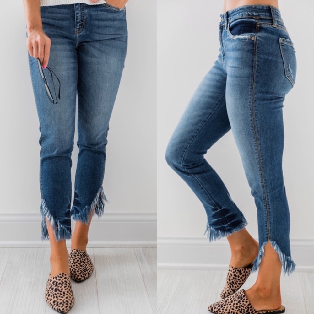 NWT Pink Lily medium wash distressed crop jeans